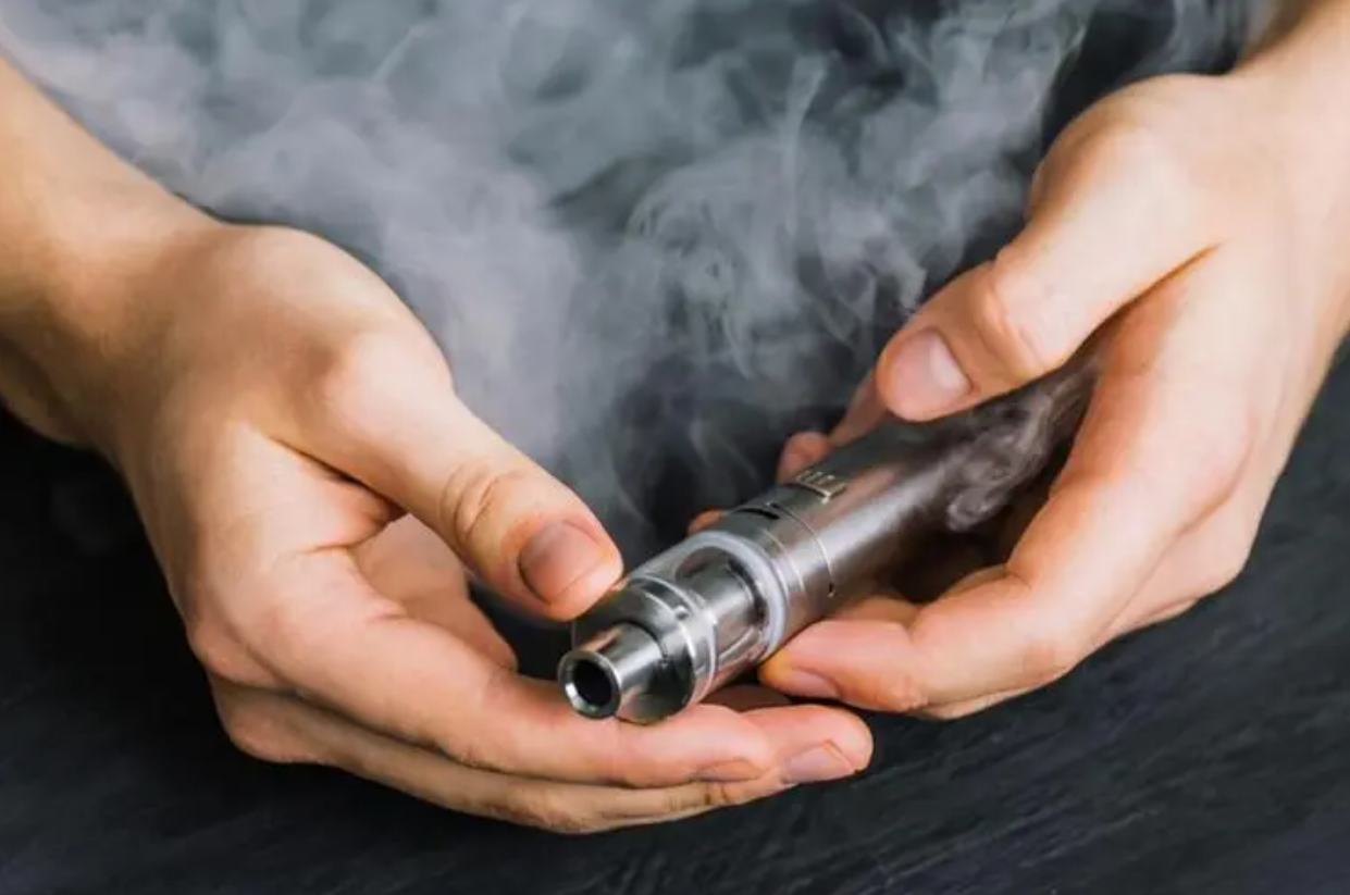 电子烟的危害：误解和健康风险